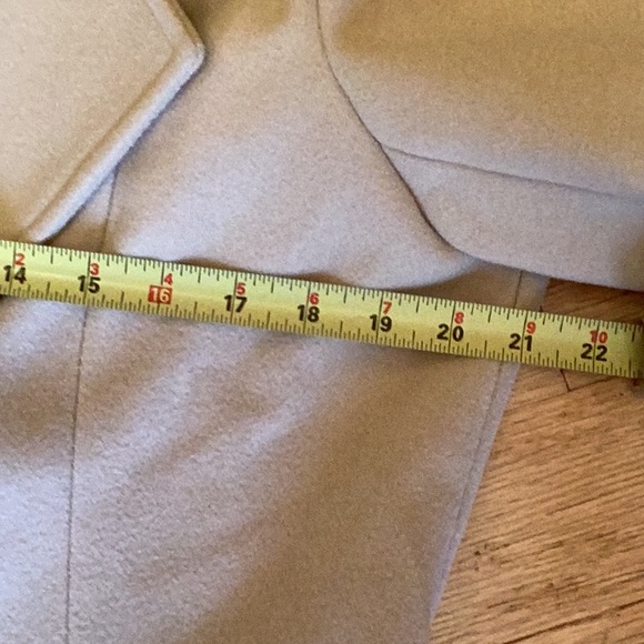 Fashion dress coat in beige fully lined double breast size large. New with tags - Picture 10 of 12